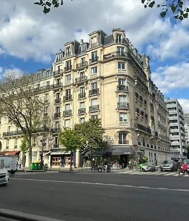 Sous Le Toits De